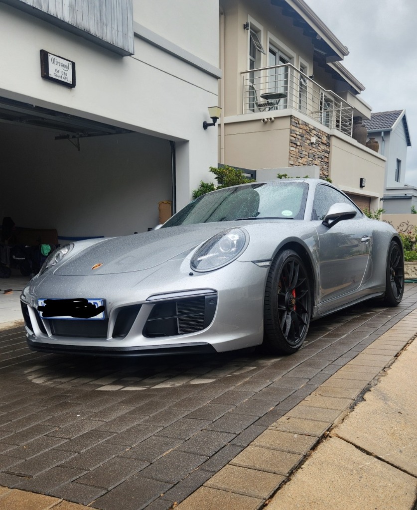 Porsche 911 Carrera